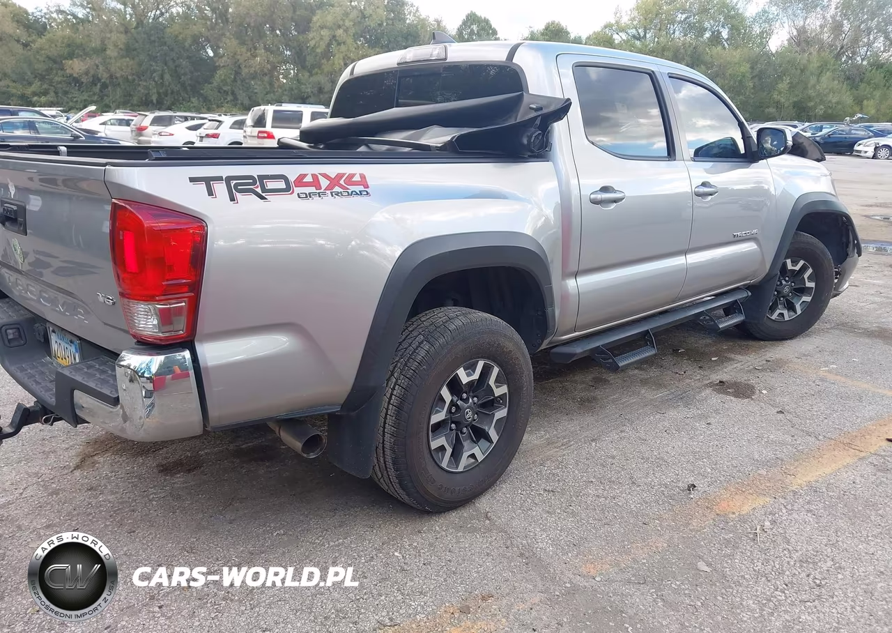 2017 Toyota Tacoma Trd Off Road VIN:5TFCZ5AN8HX073906 - 4