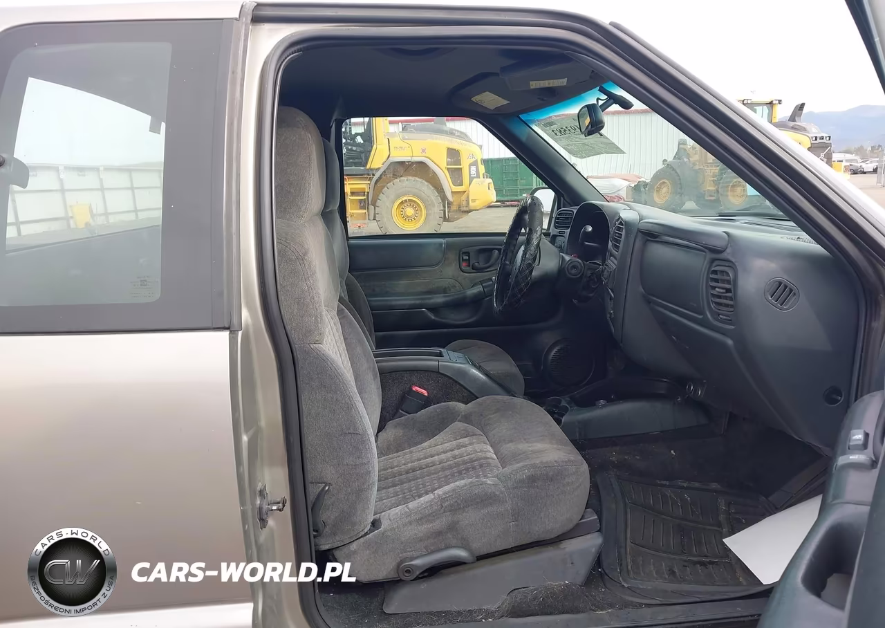 2001 Chevrolet S-10 Ls VIN:1GCDT19W818204246 - 5