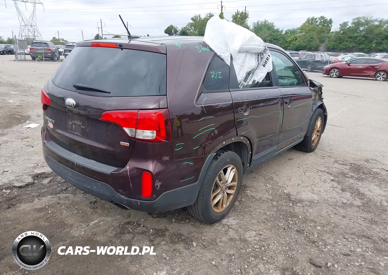 2014 Kia Sorento Lx VIN:5XYKT3A63EG472019 - 4
