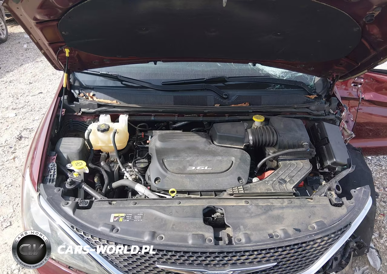 2017 Chrysler Pacifica Touring VIN:2C4RC1DG7HR518880 - 10