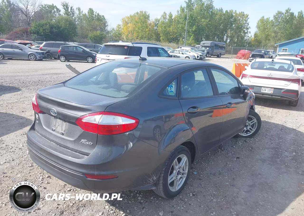 2018 Ford Fiesta Se VIN:3FADP4BJ2JM113608 - 4