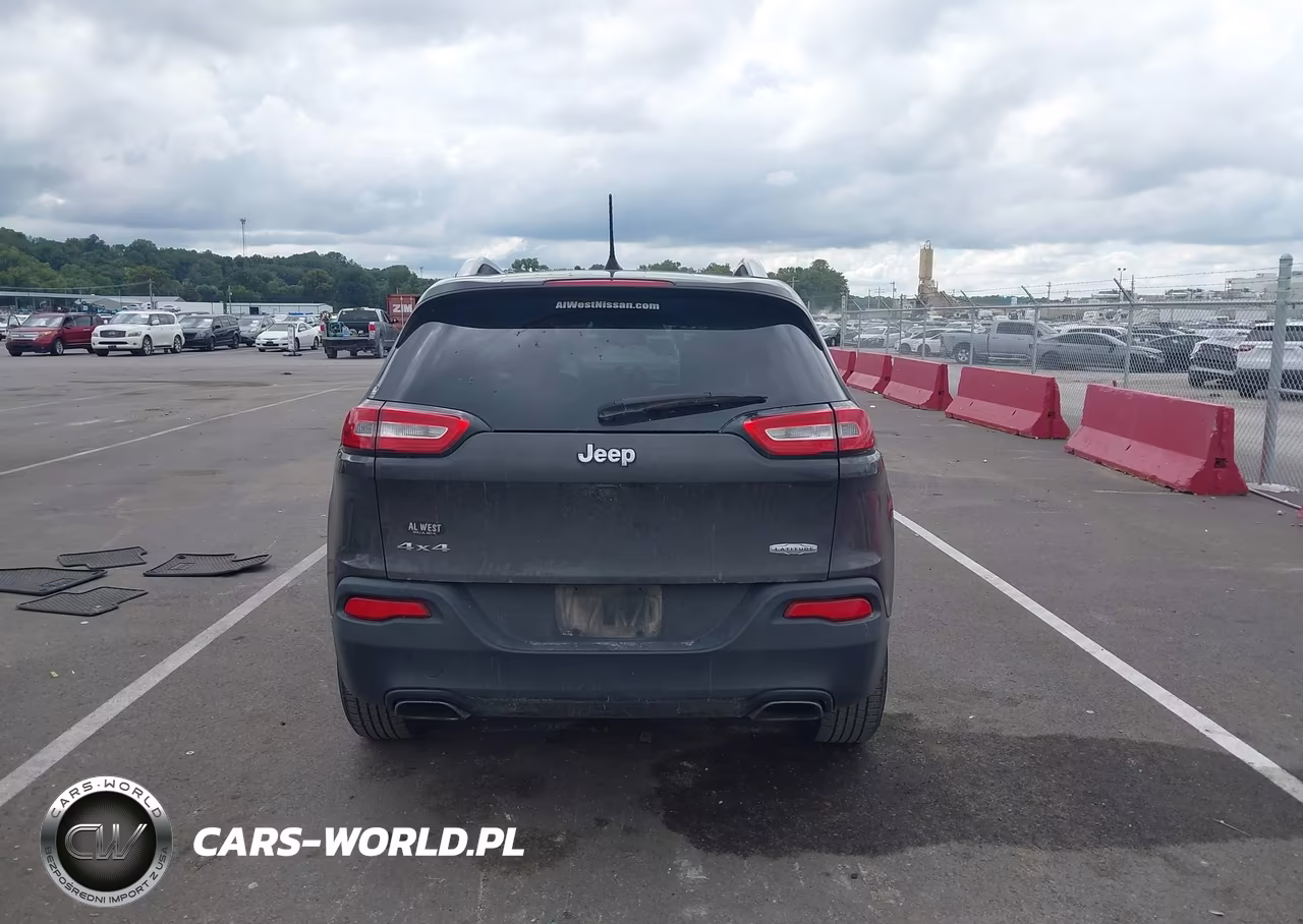 2017 Jeep Cherokee Latitude 4X4 VIN:1C4PJMCS6HW587815 - 15