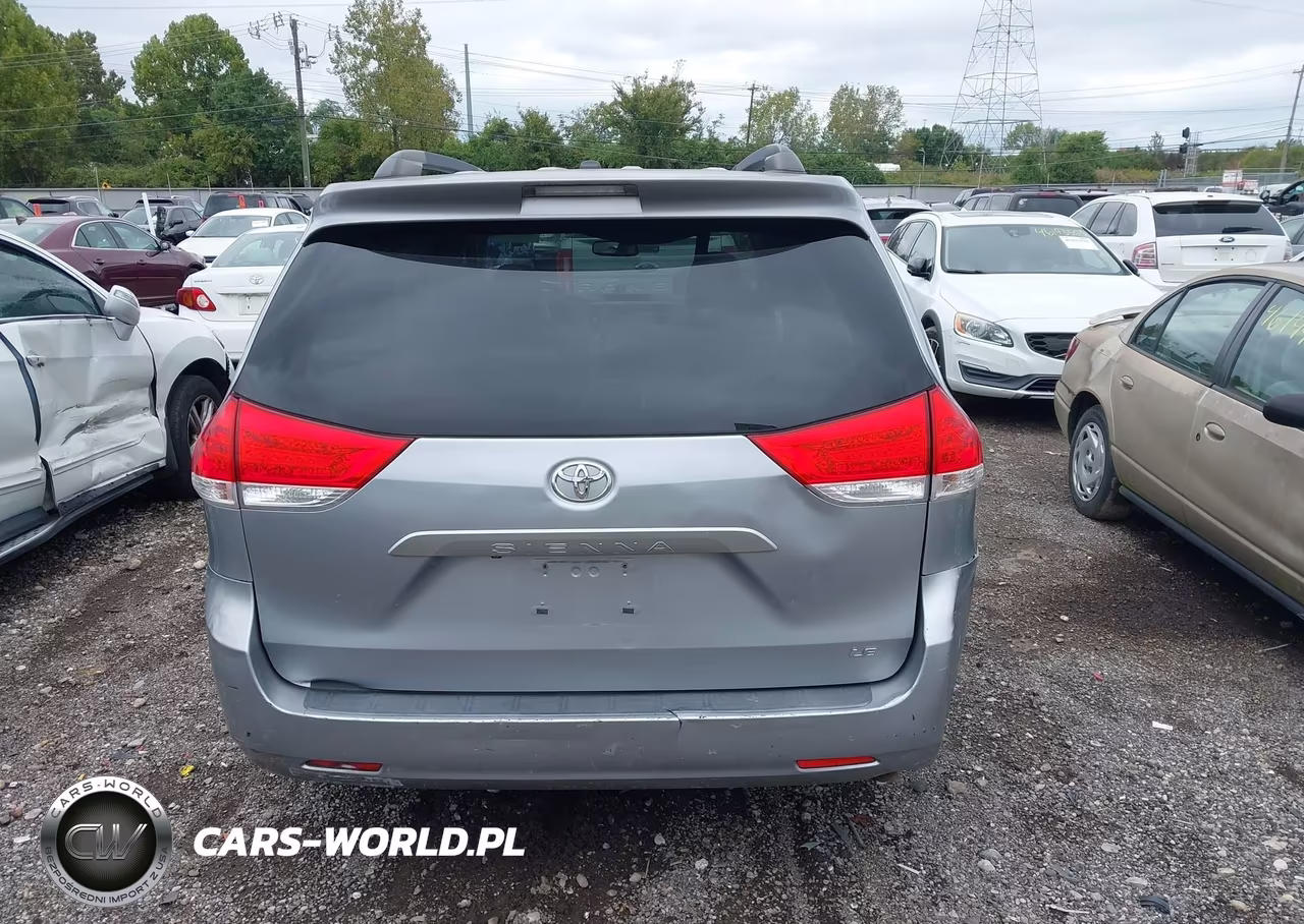 2012 Toyota Sienna Le V6 8 Passenger VIN:5TDKK3DC5CS266009 - 16