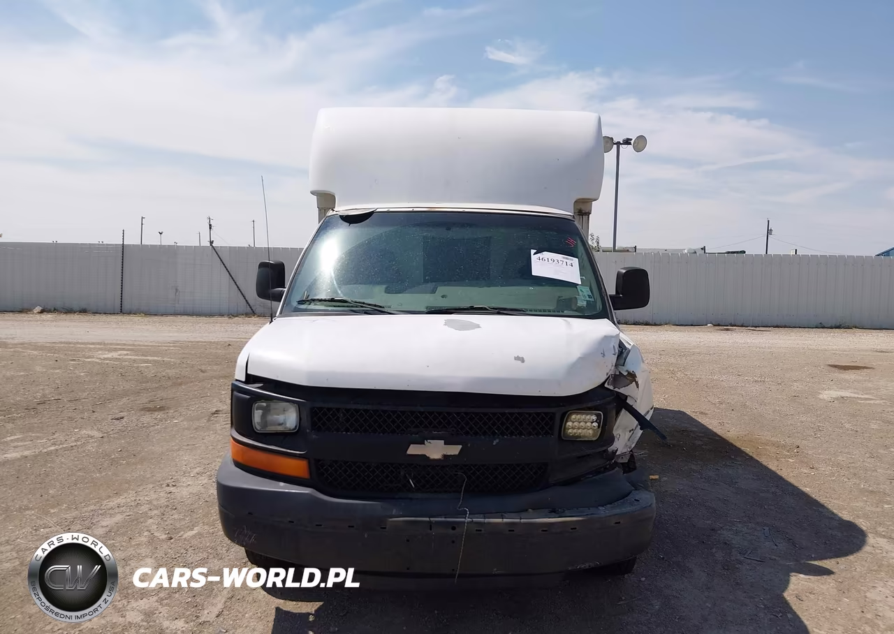 2008 Chevrolet Express Cutaway Work Van VIN:1GBHG31KX81163541 - 12