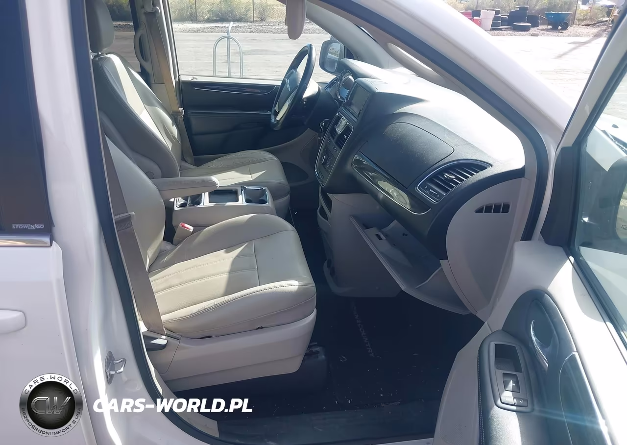 2013 Chrysler Town & Country Touring VIN:2C4RC1BG3DR604992 - 5