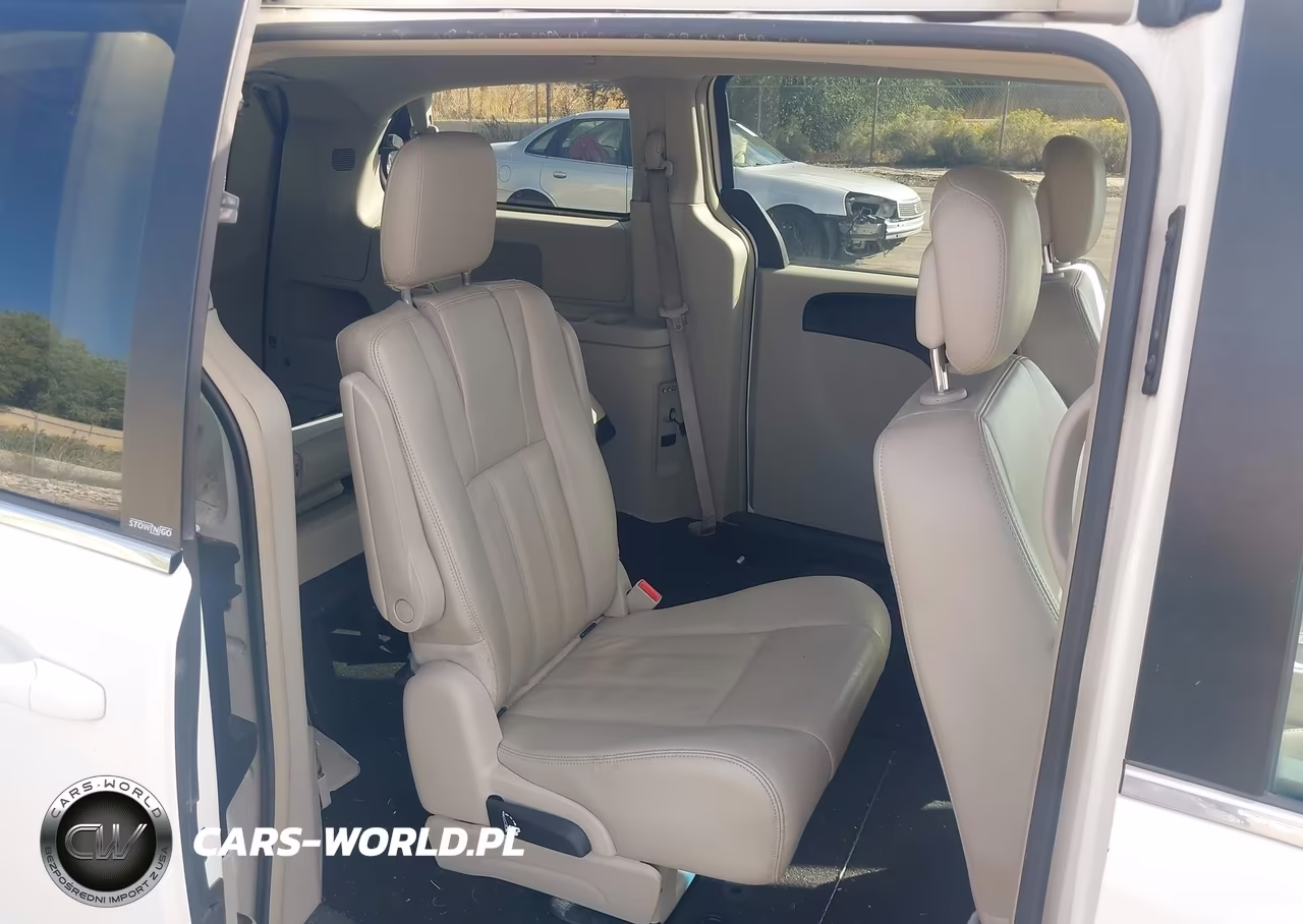 2013 Chrysler Town & Country Touring VIN:2C4RC1BG3DR604992 - 8