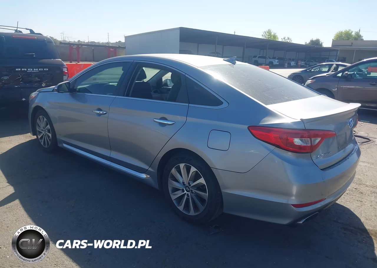 2015 Hyundai Sonata Sport VIN:5NPE34AF7FH052566 - 3