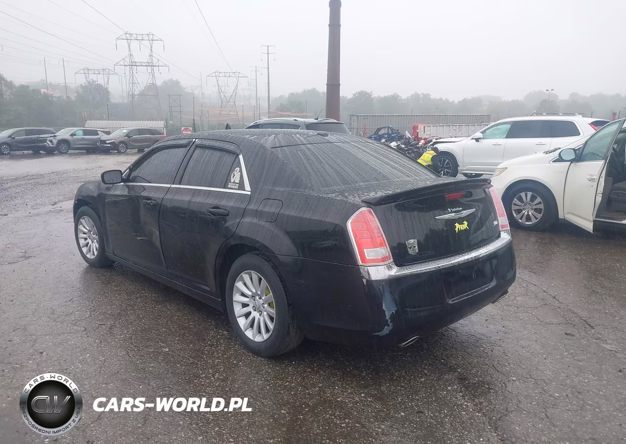 2013 Chrysler 300 Motown VIN:2C3CCAAG1DH533146 - 3