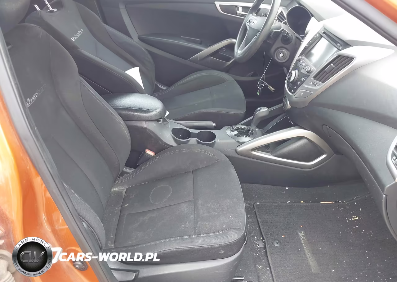 2013 Hyundai Veloster Base W-Black VIN:KMHTC6AD6DU151122 - 5