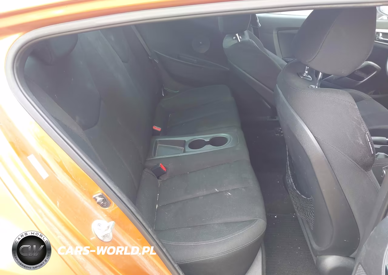 2013 Hyundai Veloster Base W-Black VIN:KMHTC6AD6DU151122 - 8