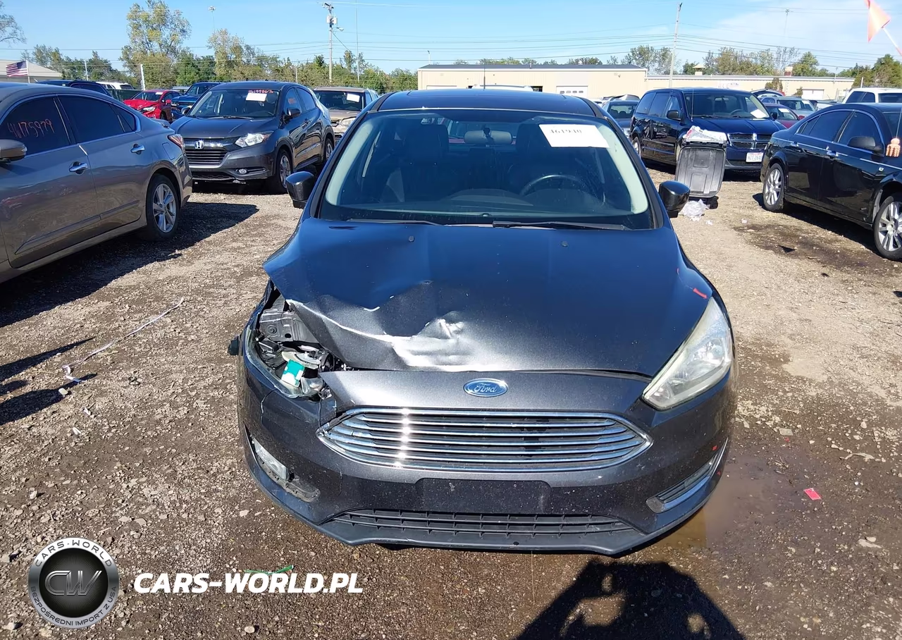 2017 Ford Focus Titanium VIN:1FADP3N2XHL201008 - 12