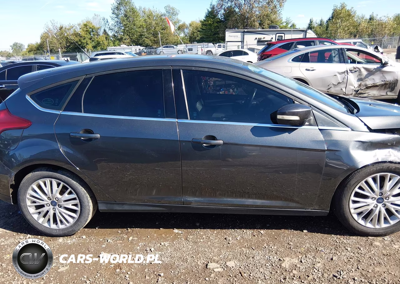 2017 Ford Focus Titanium VIN:1FADP3N2XHL201008 - 13
