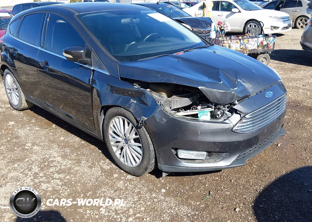 2017 Ford Focus Titanium VIN:1FADP3N2XHL201008 - 6