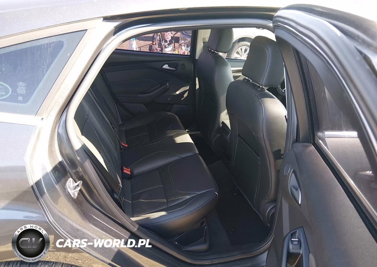 2017 Ford Focus Titanium VIN:1FADP3N2XHL201008 - 8