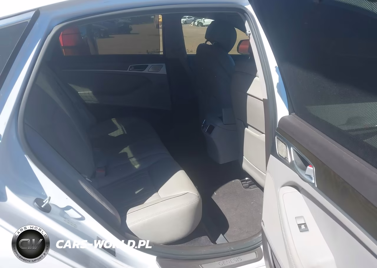 2018 Genesis G80 3.8 VIN:KMHGN4JE5JU225070 - 8