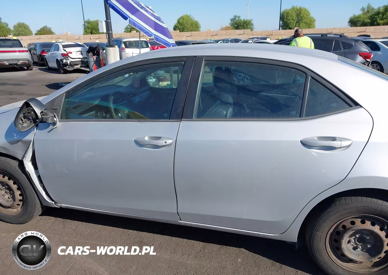 2016 Toyota Corolla S Plus VIN:5YFBURHE4GP369669 - 15