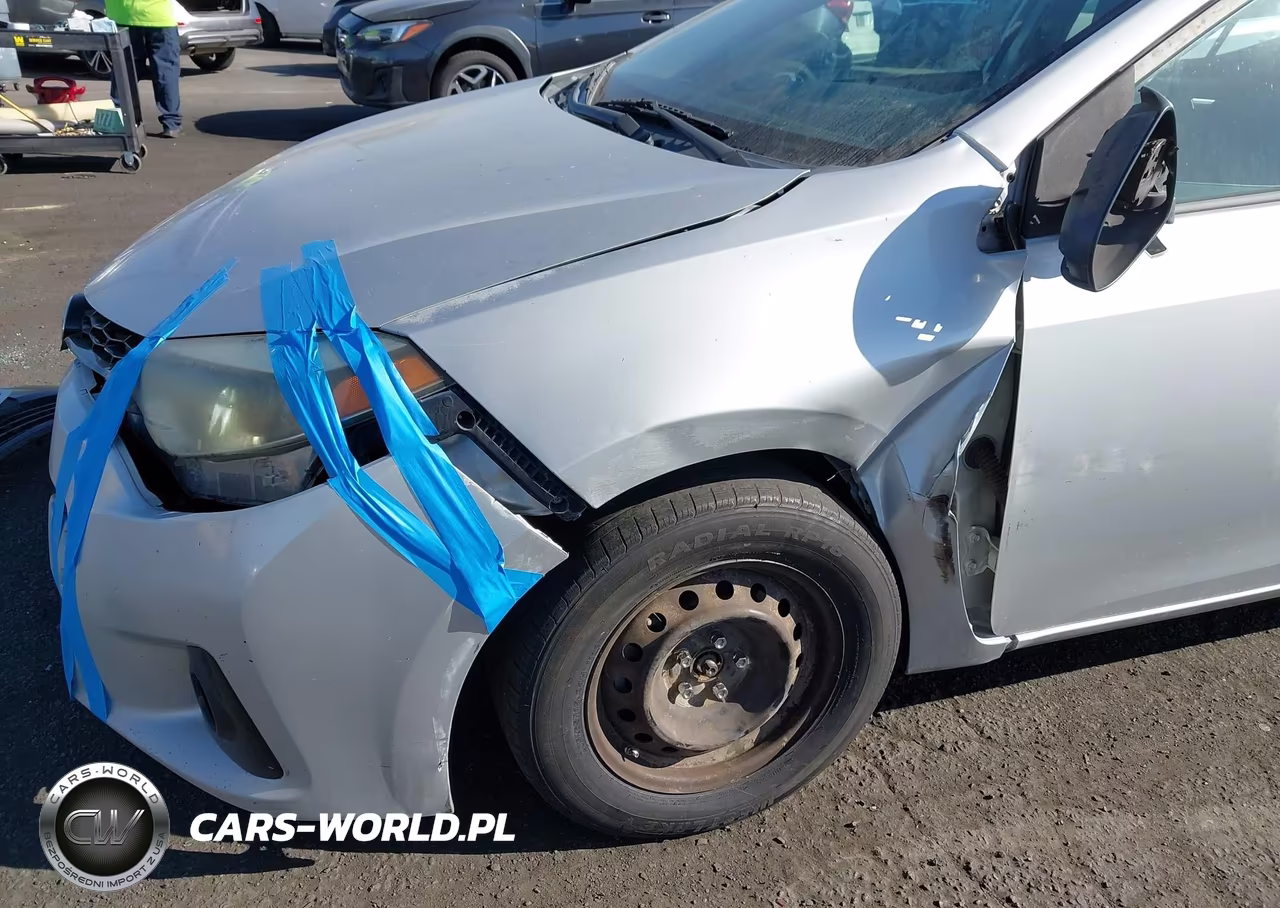 2016 Toyota Corolla S Plus VIN:5YFBURHE4GP369669 - 18