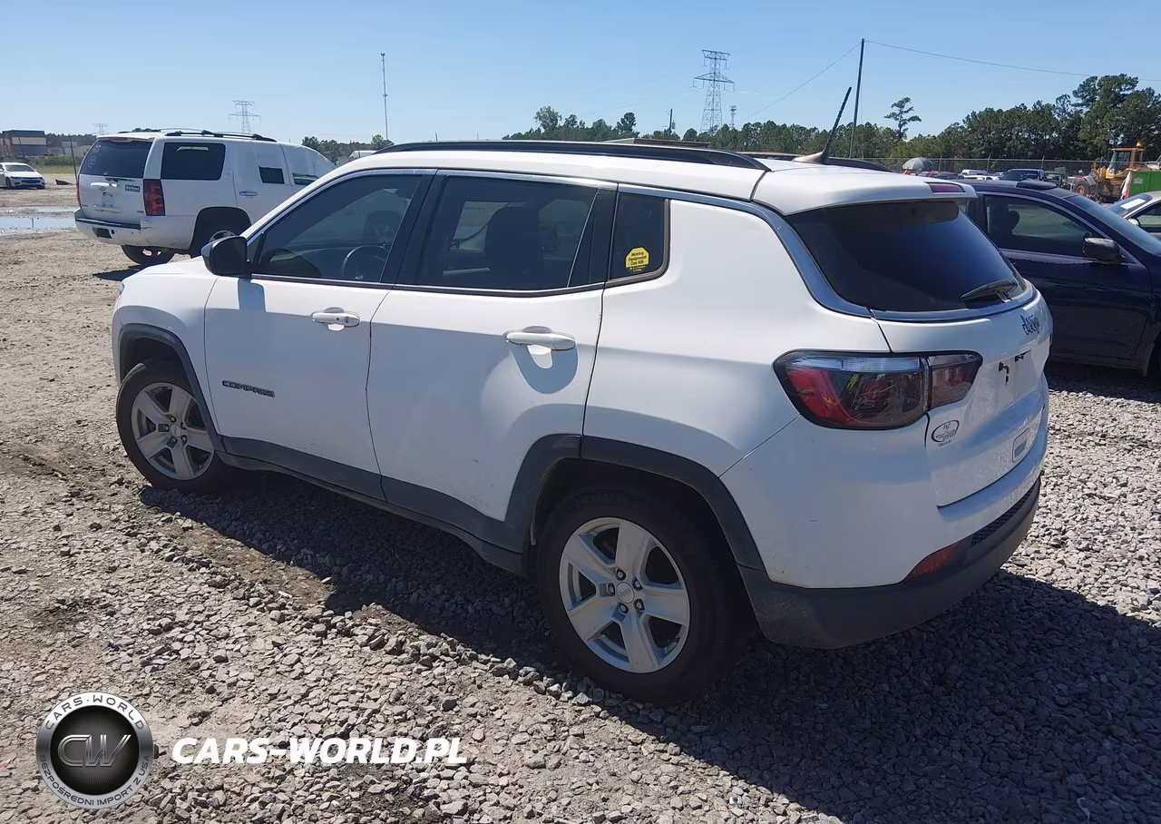 2022 Jeep Compass Latitude VIN:3C4NJCBB0NT225712 - 3