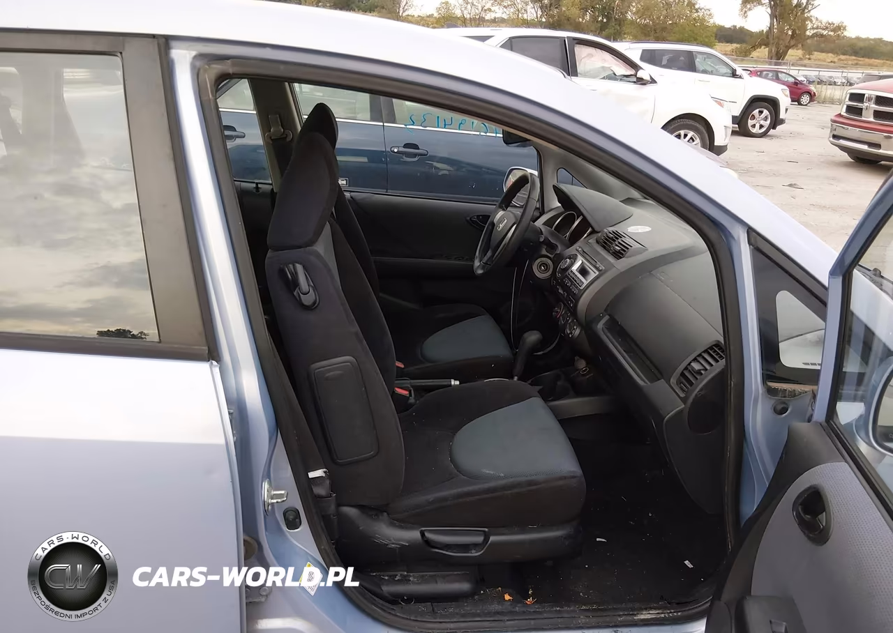 2008 Honda Fit VIN:JHMGD384X8S019651 - 5
