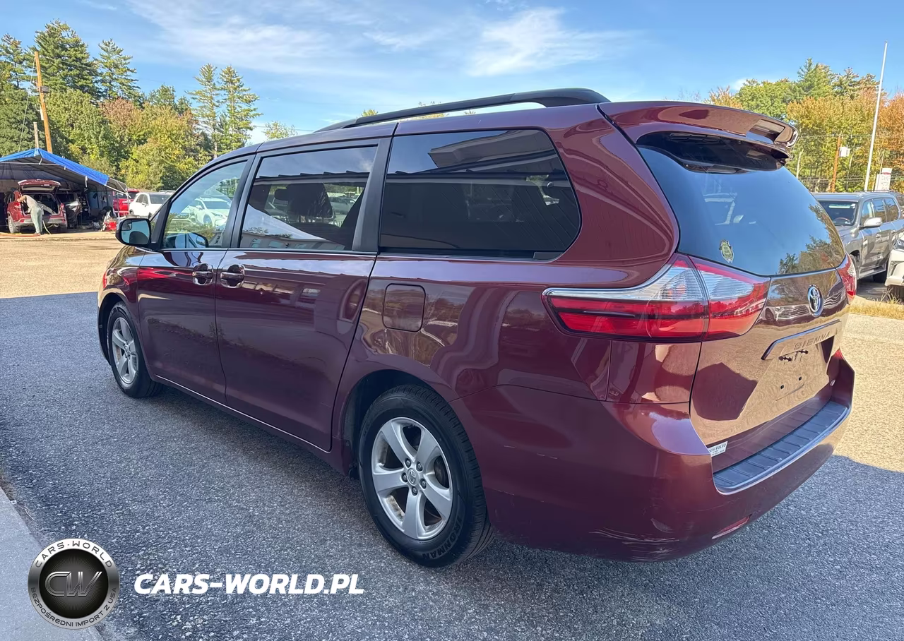2016 Toyota Sienna Le VIN:5TDKK3DC6GS703389 - 3
