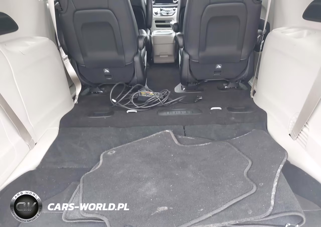 2024 Chrysler Pacifica Hybrid VIN:2C4RC1S79RR170861 - 12