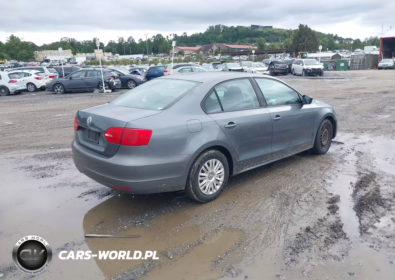 2011 Volkswagen Jetta 2.0L S VIN:3VW2K7AJ2BM376926 - 4