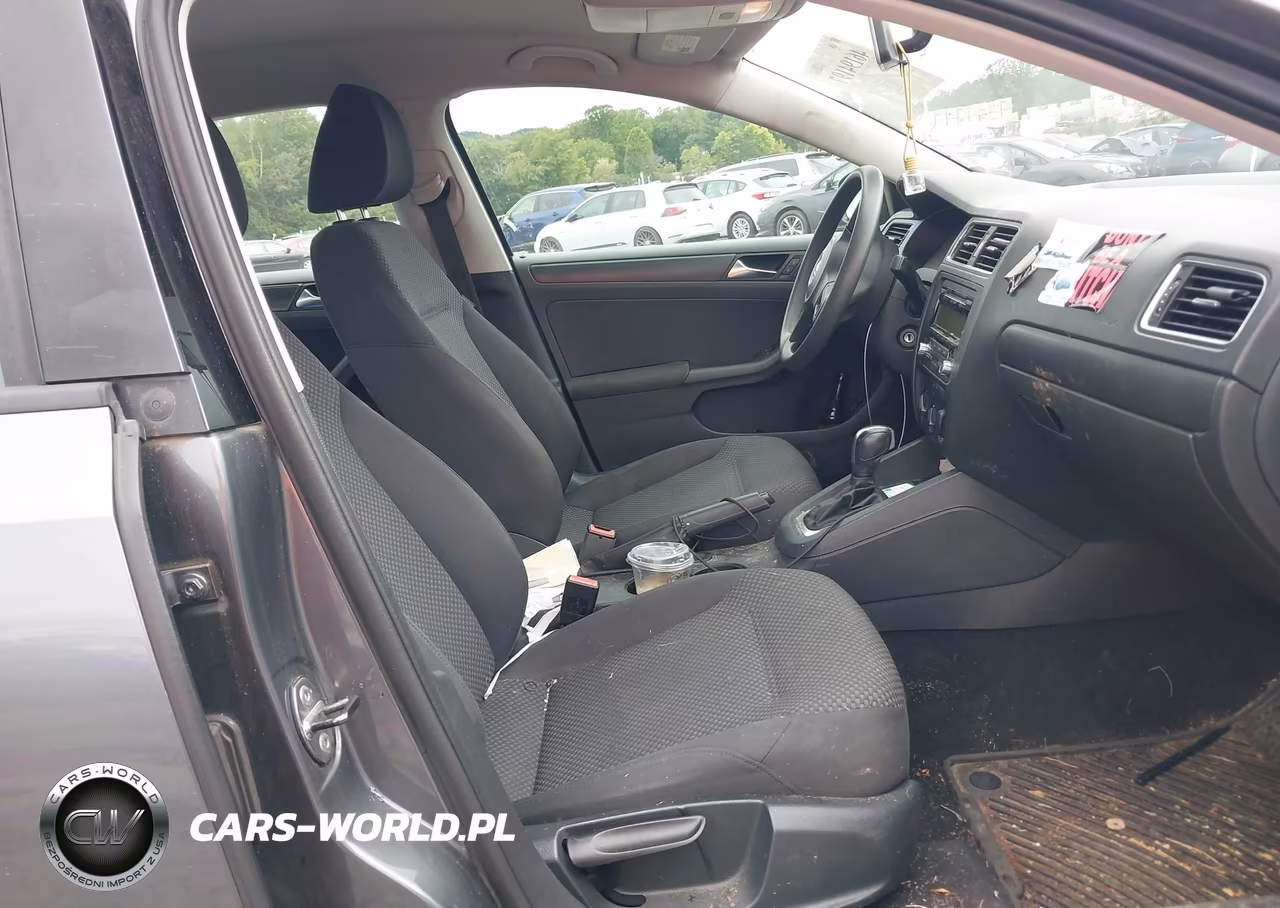 2011 Volkswagen Jetta 2.0L S VIN:3VW2K7AJ2BM376926 - 5