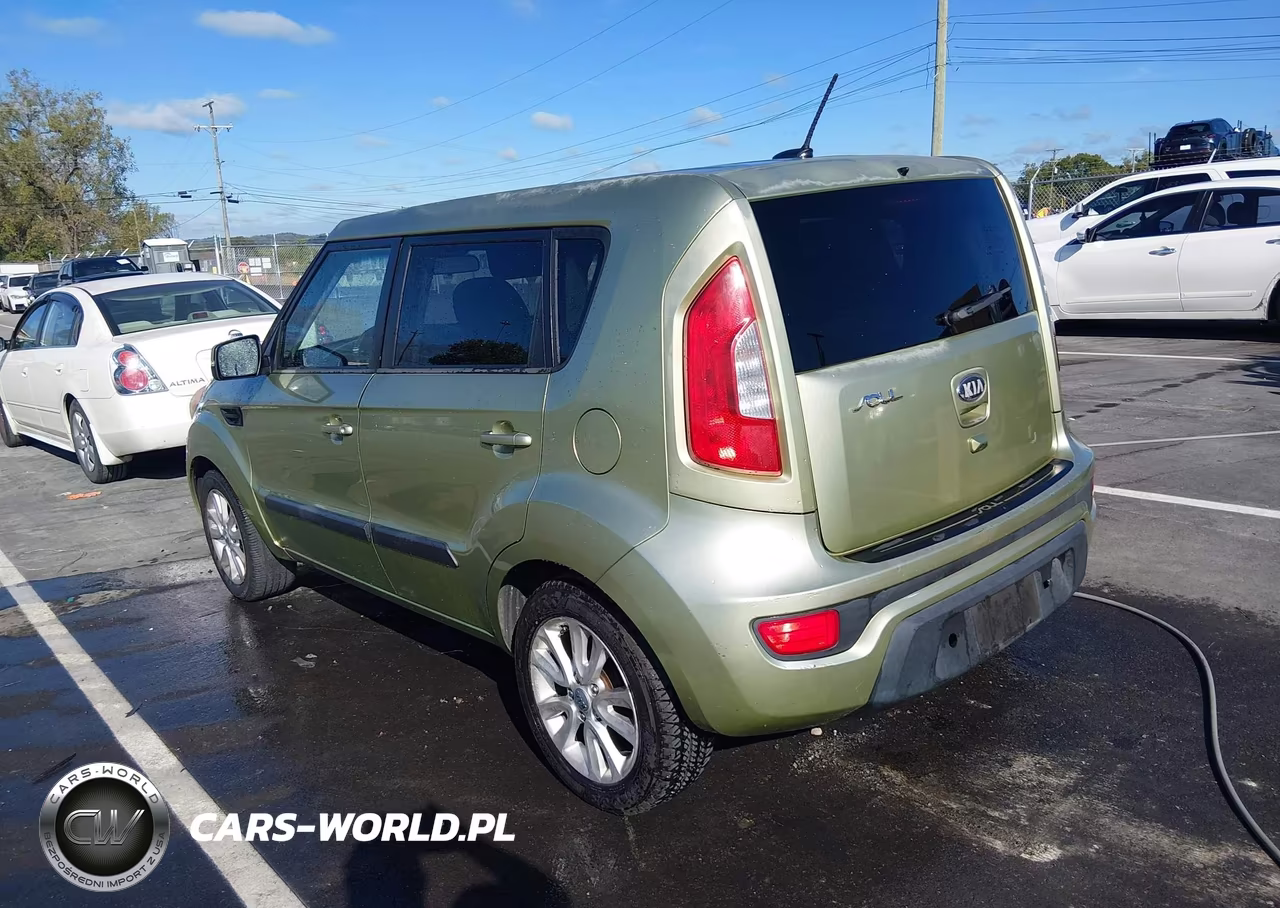 2013 Kia Soul + VIN:KNDJT2A68D7532202 - 3