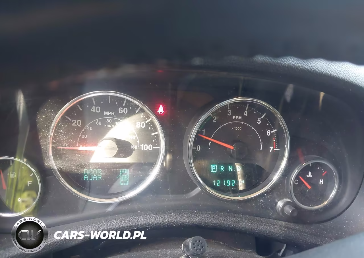 2015 Jeep Wrangler Unlimited Sport VIN:1C4BJWDGXFL734412 - 7