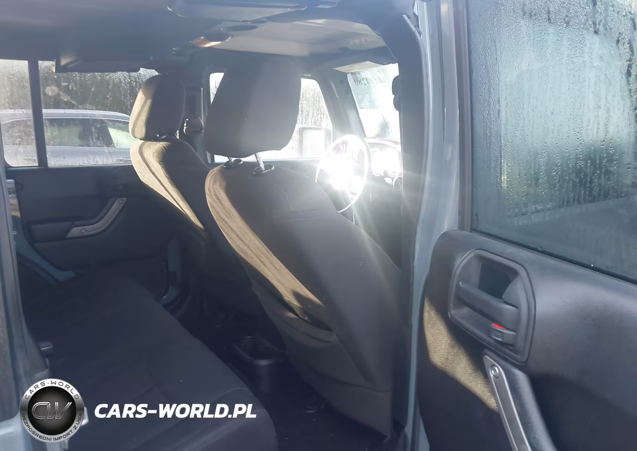 2015 Jeep Wrangler Unlimited Sport VIN:1C4BJWDGXFL734412 - 8