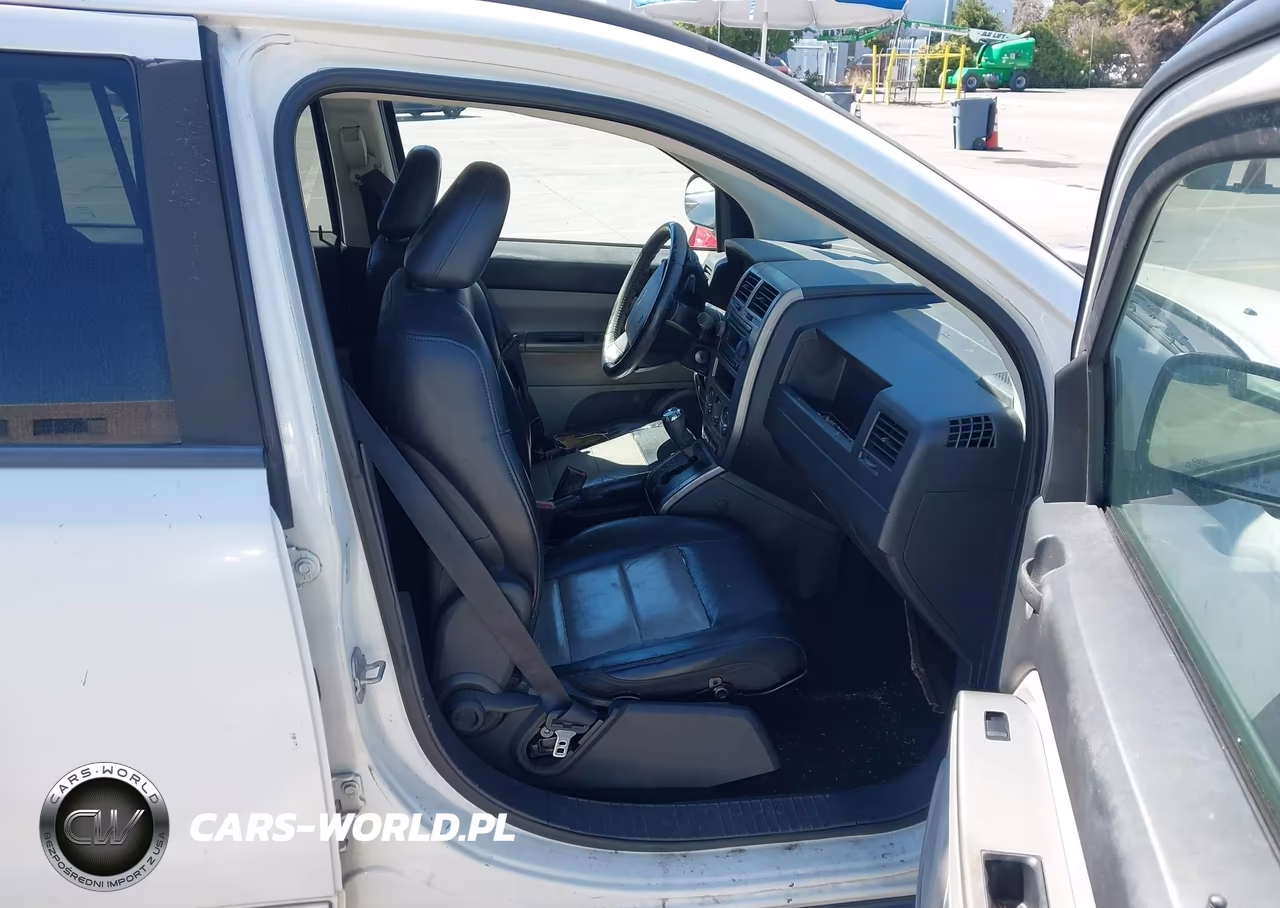 2007 Jeep Compass Limited VIN:1J8FT57W77D222975 - 5