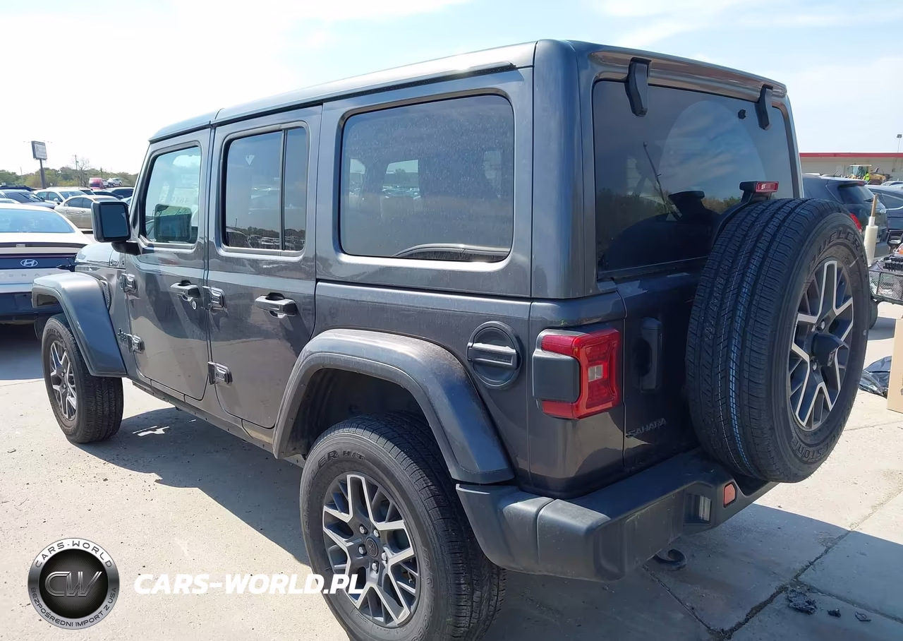 2025 Jeep Wrangler 4-Door Sahara 4X4 VIN:1C4PJXEN6SW589290 - 3