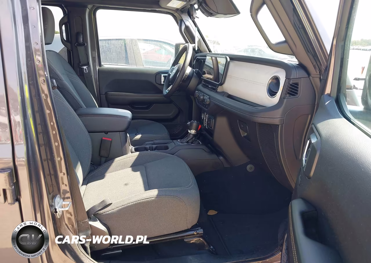 2025 Jeep Wrangler 4-Door Sahara 4X4 VIN:1C4PJXEN6SW589290 - 5
