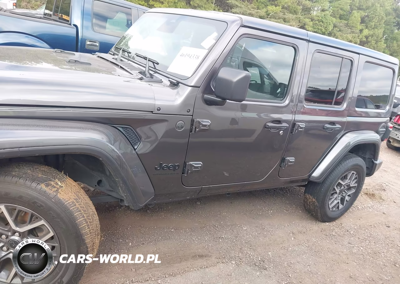 2025 Jeep Wrangler 4-Door Sahara 4X4 VIN:1C4PJXEN2SW589285 - 14
