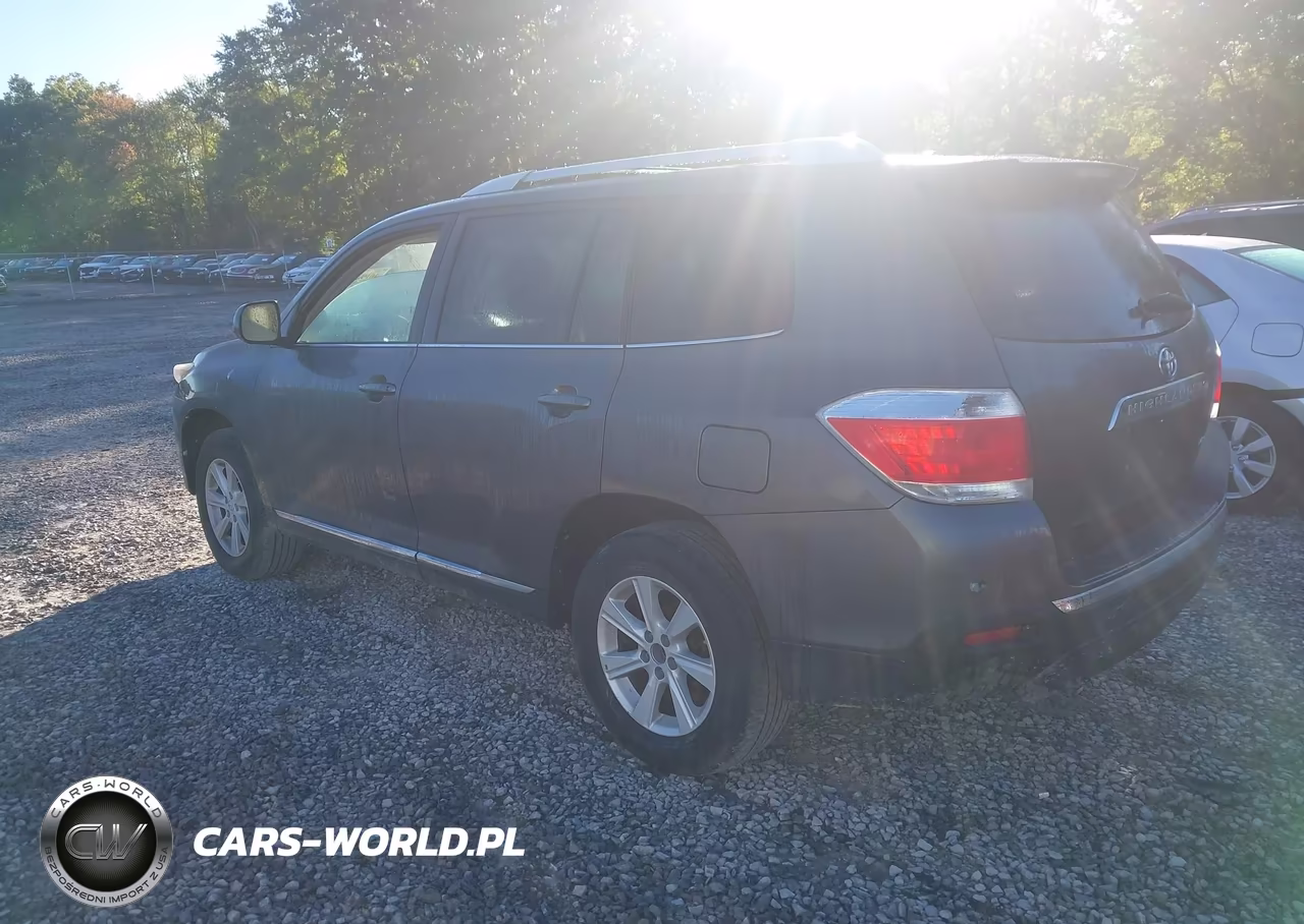 2012 Toyota Highlander Base V6 VIN:5TDBK3EH0CS113161 - 3