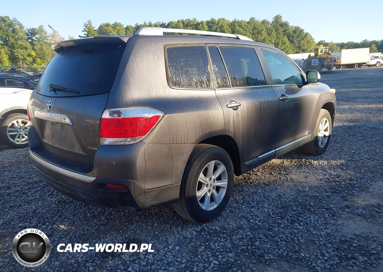 2012 Toyota Highlander Base V6 VIN:5TDBK3EH0CS113161 - 4