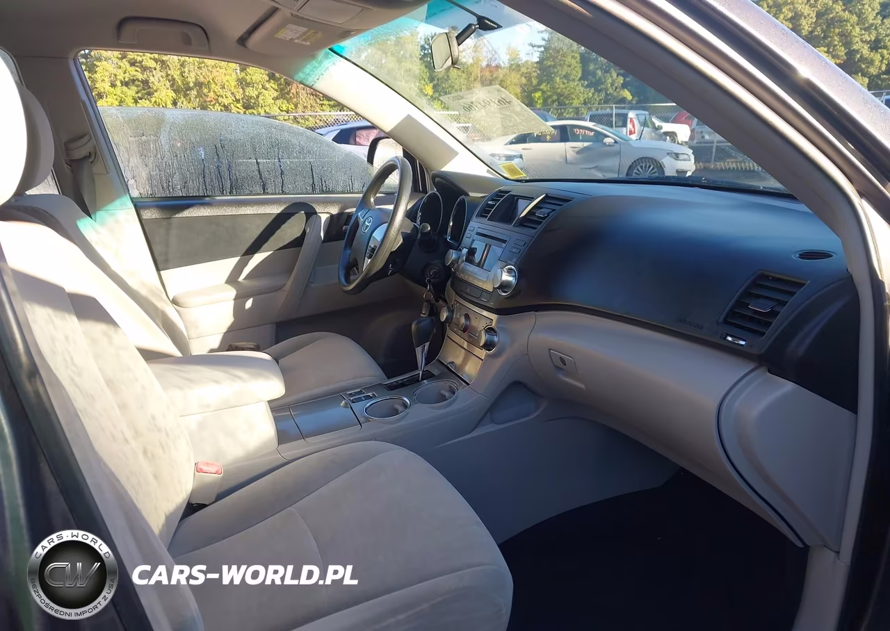 2012 Toyota Highlander Base V6 VIN:5TDBK3EH0CS113161 - 5