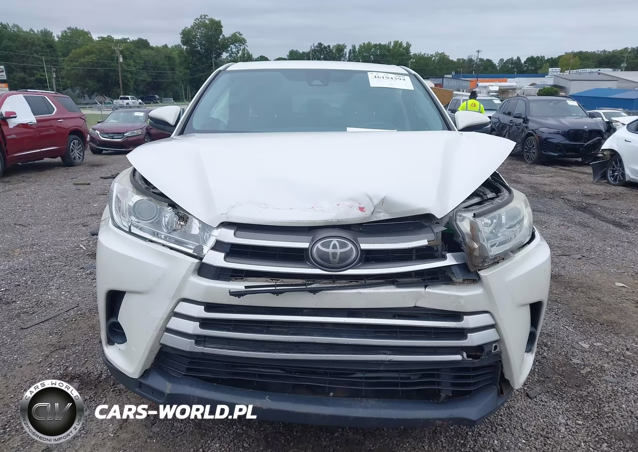 2018 Toyota Highlander Le VIN:5TDZARFH6JS038420 - 12