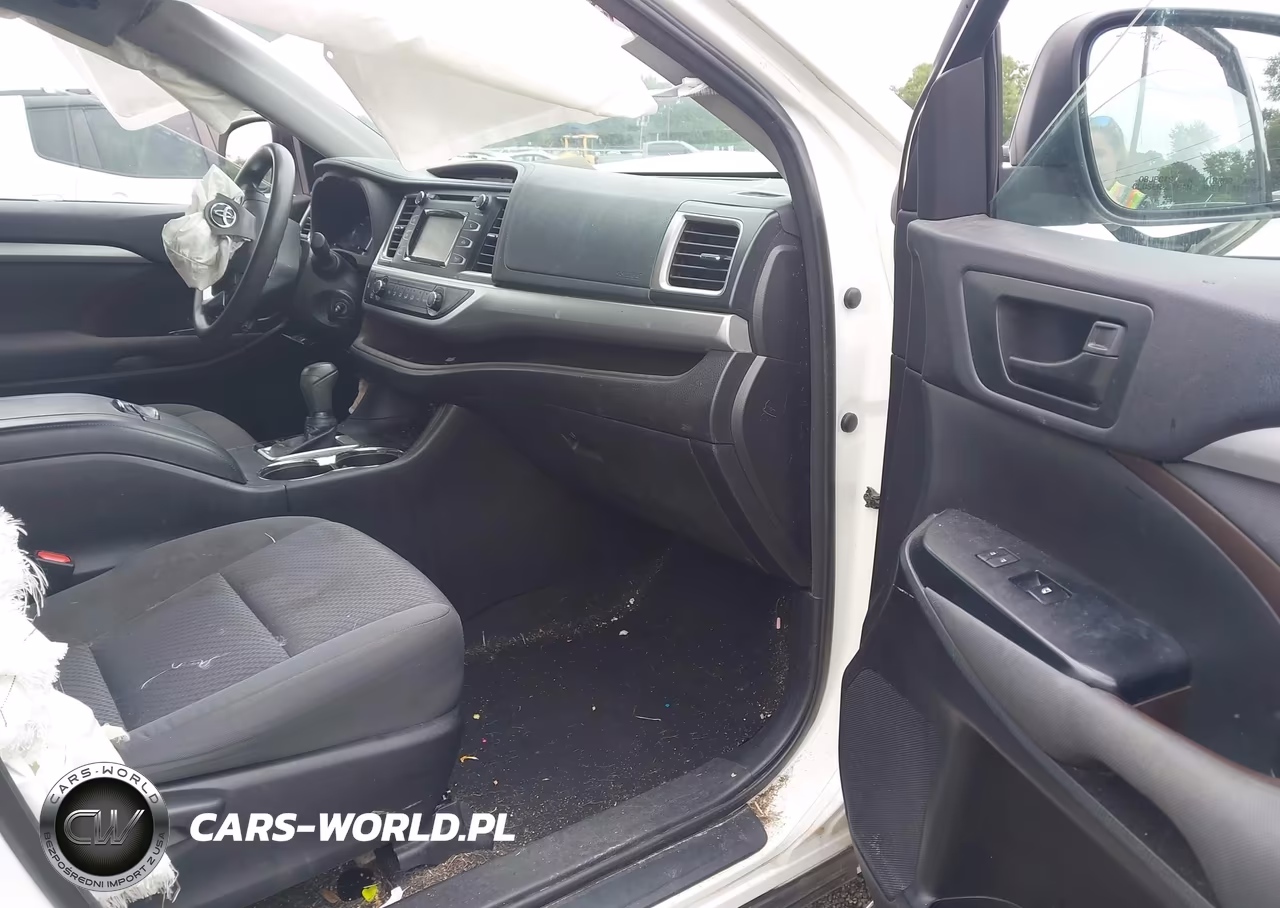 2018 Toyota Highlander Le VIN:5TDZARFH6JS038420 - 5