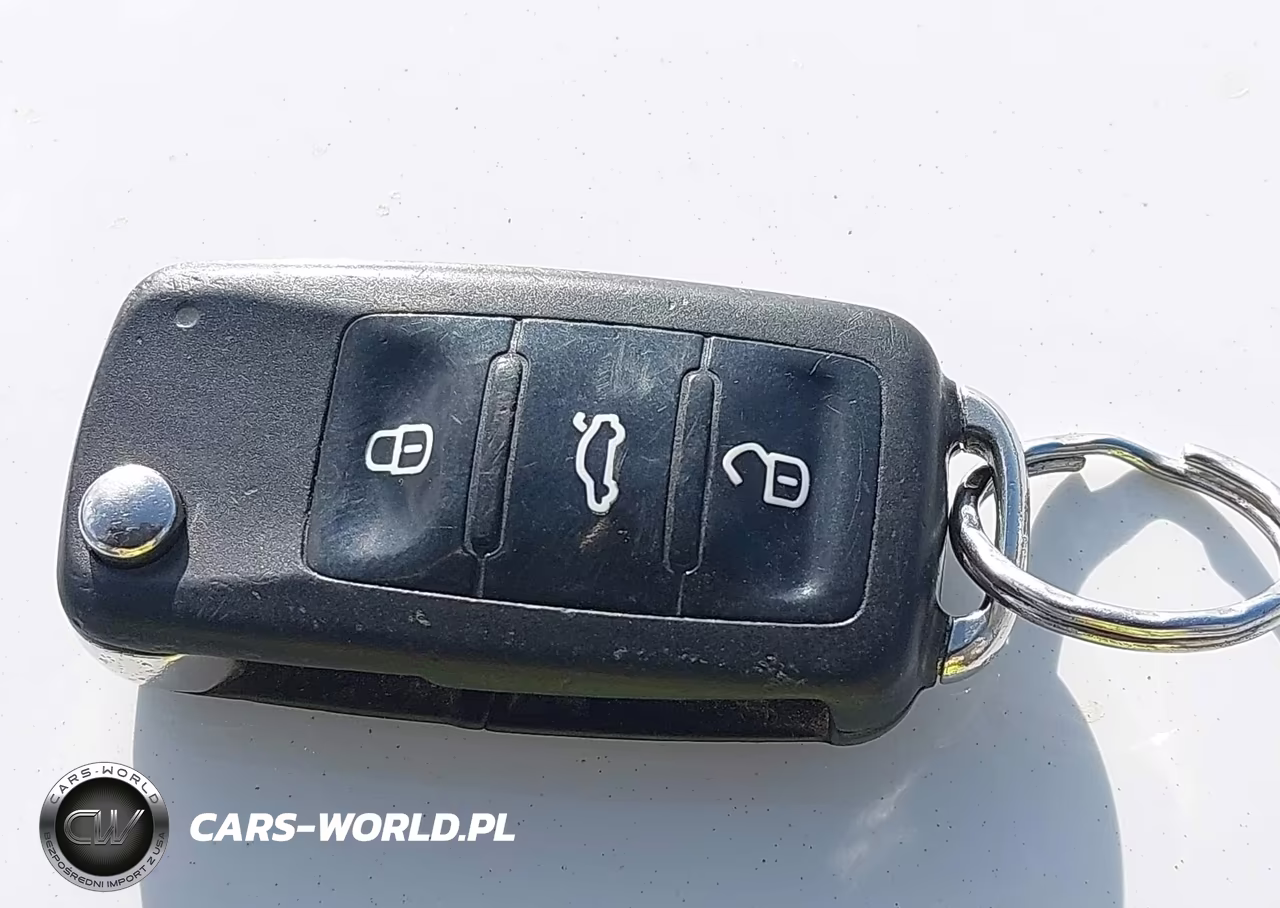 2015 Volkswagen Tiguan S VIN:WVGAV7AXXFW599498 - 11