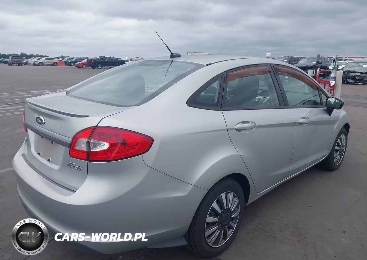 2011 Ford Fiesta Se VIN:3FADP4BJ3BM231605 - 4