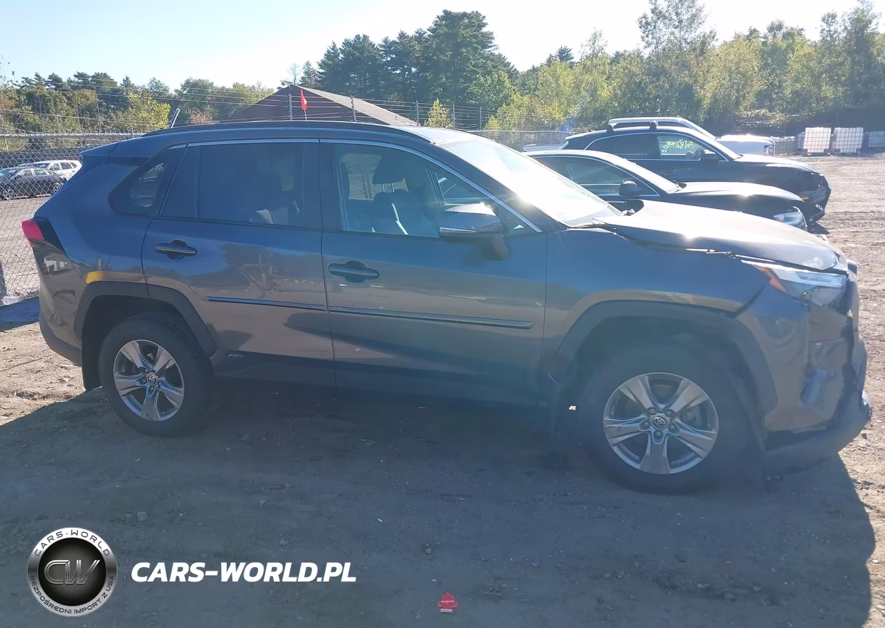 2022 Toyota Rav4 Hybrid Xle VIN:2T3RWRFV8NW132519 - 13