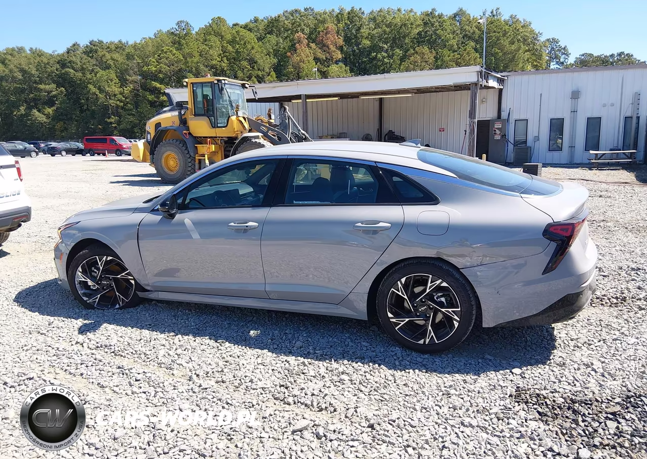 2027 Kia K5 VIN:KNAG64J70V5528192 - 14