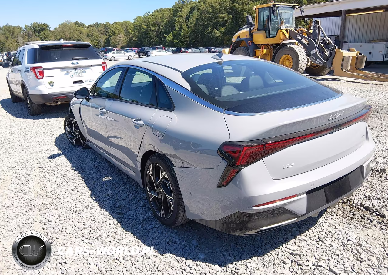 2027 Kia K5 VIN:KNAG64J70V5528192 - 3