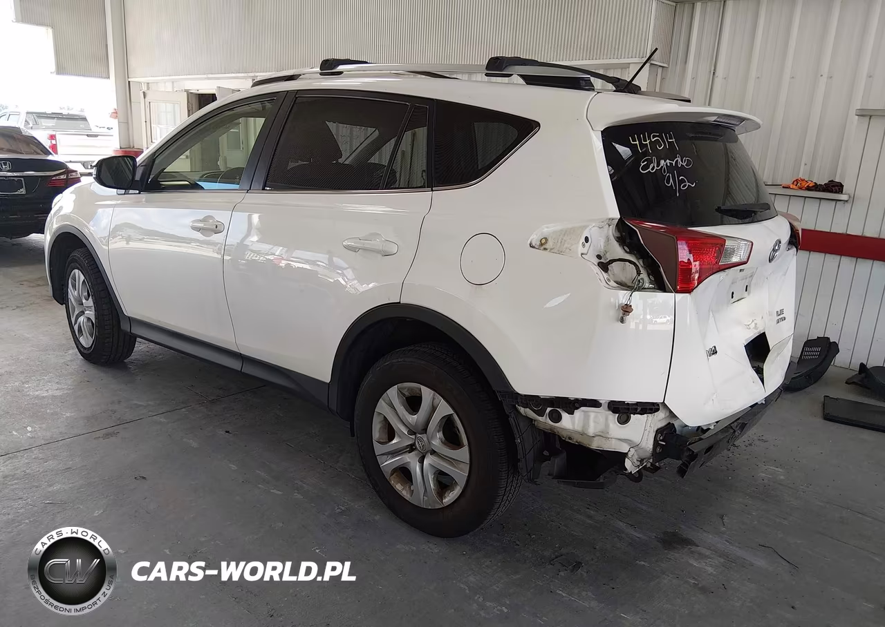 2015 Toyota Rav4 Le VIN:JTMBFREV2FJ044701 - 3