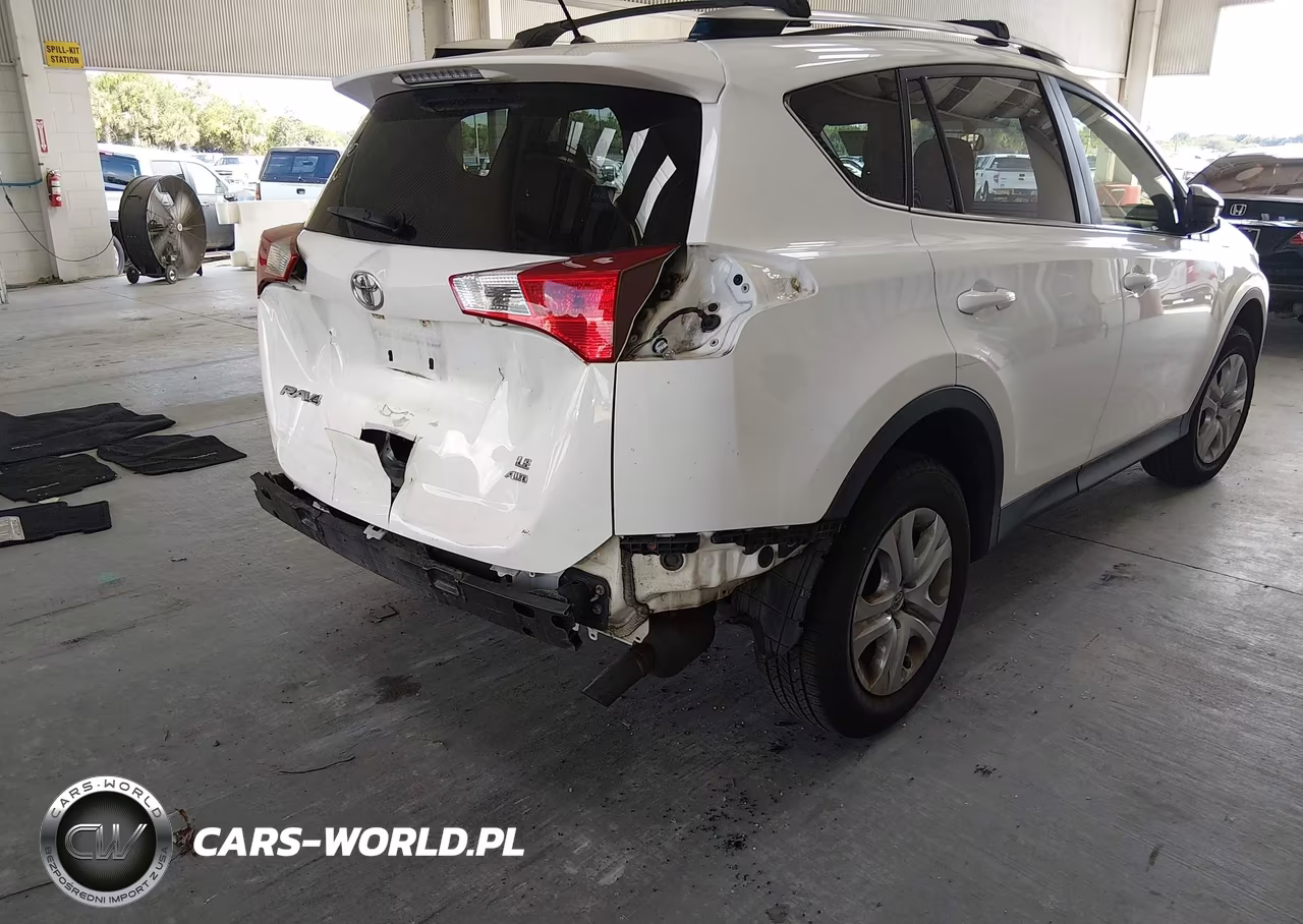2015 Toyota Rav4 Le VIN:JTMBFREV2FJ044701 - 4