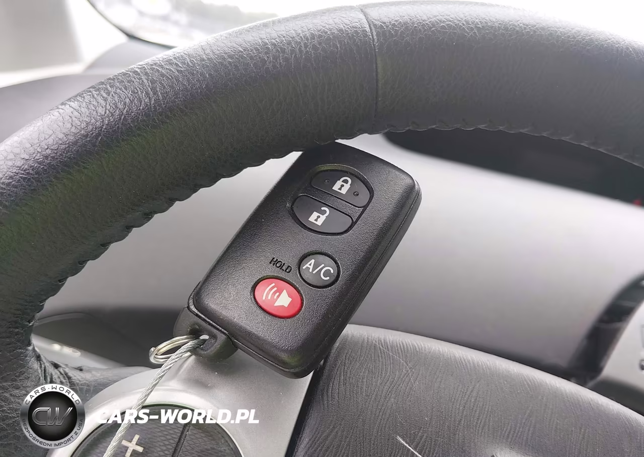 2015 Toyota Prius Four VIN:JTDKN3DU7F1892274 - 11