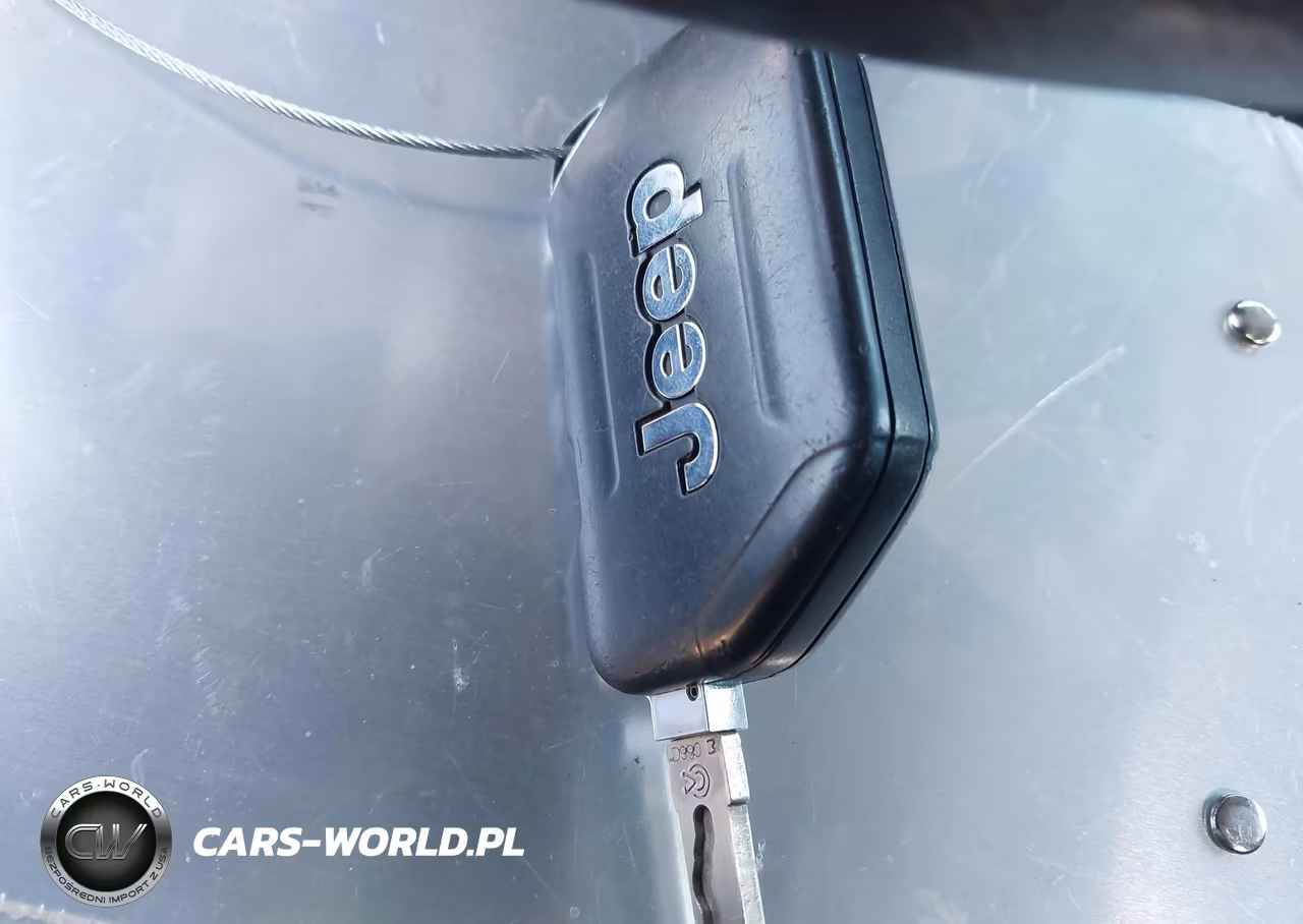 2020 Jeep Wrangler Unlimited Sport 4X4 VIN:1C4HJXDG9LW182105 - 11