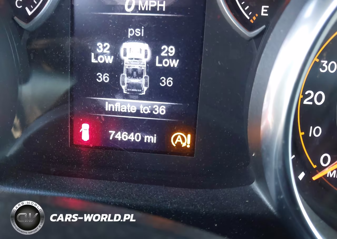2020 Jeep Wrangler Unlimited Sport 4X4 VIN:1C4HJXDG9LW182105 - 16