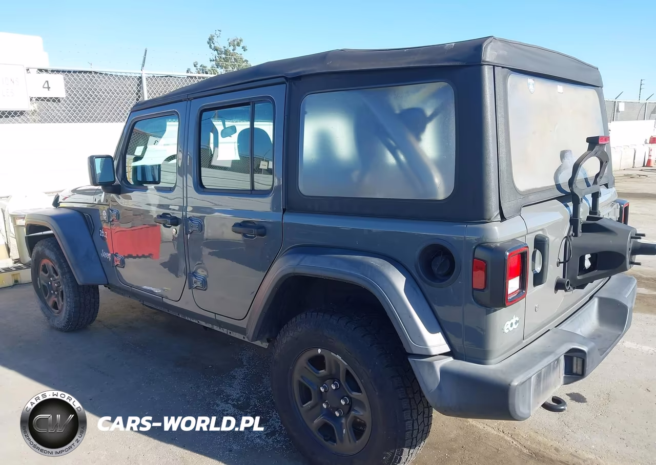 2020 Jeep Wrangler Unlimited Sport 4X4 VIN:1C4HJXDG9LW182105 - 3